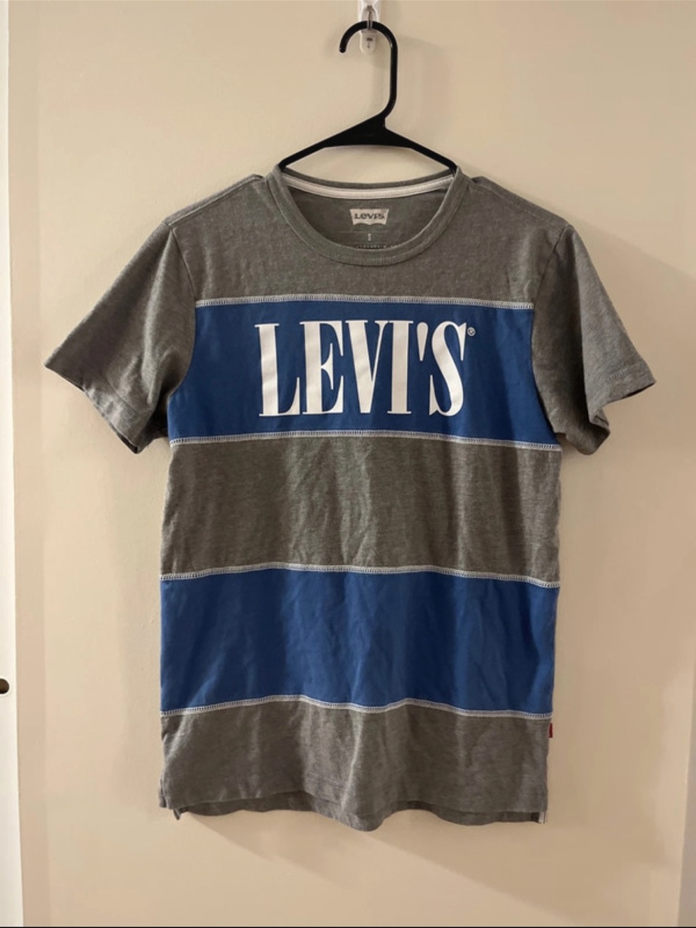 Levi’s Men’s Graphic T-Shirt Gray & Blue Striped Size Small